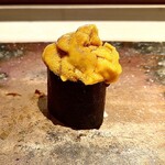 菊鮨 - 馬糞雲丹（北海道）〜綺麗な雲丹。