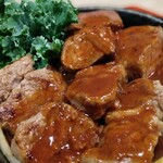 沖縄バル hana-hana - 牛赤身サイコロステーキA1ソース 