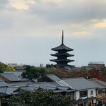 Kasagiya - ☆ 八坂の塔。聖徳太子が592年に創建したと伝えられている。五重塔で高さが46mある。