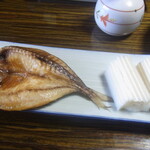 旅館田の浦温泉 - アジの干物と川内蒲鉾