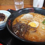 味千ラーメン - 料理写真:味千ラーメンとミニパイクー丼