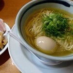 麺処 かつお商店 - 味玉極丸鶏潮ラーメン970円