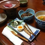 和食堂 みやじま - 前菜、魚の煮付け、肉じゃが、陶板焼き