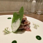 ラチュレ - 長野県の寒鯉のマリネ　清流で育てた鯉は、泥臭さや臭みはなく食感がとても良く、酸味が効いて良い味わいです。 小骨が若干残っていますが、気になることもなくそのままいただけました♪