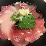 Sashimi To Sushi Uo Ya Icchou - 三色丼