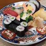 玄海鮨 - にぎり５種  細巻２種  太巻  いなり  の 構成
