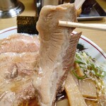 ラーメン 福助 - チャーシューはこんなに感じです。