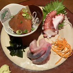 なべ家 - 刺身の盛り合わせ990円^ ^たこ、ブリ、漬けマグロ