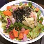 日本酒と鮮魚居酒屋 囲炉裏 - (ｺｰｽ)【2】直送鮮魚の華やか海鮮サラダ　2019.2.21