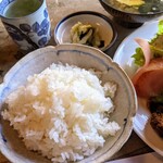 大菩薩峠 - ご飯に味噌汁、お漬物、温かいお茶✨