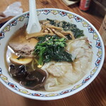 Naniya - ワンタン麺