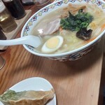 Naniya - 餃子と麺菜