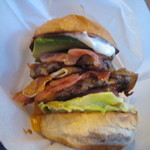 ムースヒルズバーガー - デラックスを横から