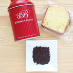 ベッジュマン＆バートン - 赤い紅茶の缶とレモンケーキ。