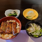 Kikushin - お浸し、お新香、鰻丼、お吸い物