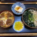 Kinugasa - カツ丼と温うどんのミニミニセット　@750