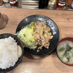 伝説のすた丼屋  - 