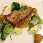 ビストロ パラディ - カレー風味のお魚料理