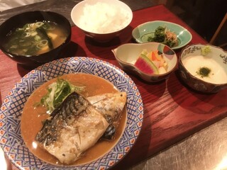 Izakaya Tanuki - [ランチ]鯖の味噌煮定食