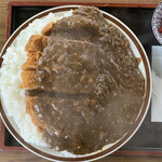 美よし食堂 - 「カツカレー」「大盛り」× 2 上から。「今まで『大盛り』のお客さんはいるけど、『大盛り』の『大盛り』なんて注文、初めてですよ !!」と言う女将の話や、「何だよありゃあ、凄いのが来たよ。食い切れるのかねえ、実際」と言う隣客の声が私を喜ばせる♪