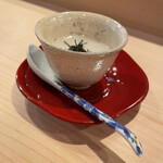 登喜和鮨 - 村上産山芋摺流しの喉黒頭出汁