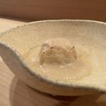 登喜和鮨 - 佐渡産真鱈白子ソース炙り