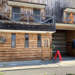 Vivo - お店の奥と2Fは、住居なんかなぁ〜(・・?)