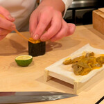 登喜和鮨 - 佐渡産沖馬糞雲丹