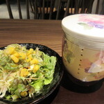 ビストロ 龍王 - ドリンクはコーヒーかプアール茶から選べます