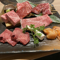 近江うし 焼肉 にくTATSU 青山本店 - 