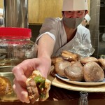 鳥茂 - つくねとピーマンの冷製サンド