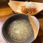 遊酒食堂 宇都宮 - ネギ出汁
      
      明石焼きみたいなのです