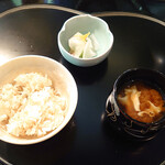 あざみ野うかい亭 - ガーリックライス＆お吸い物