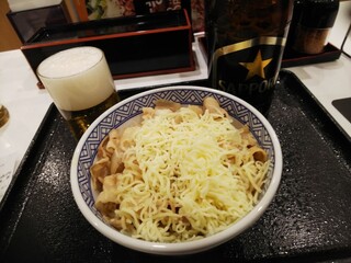 Yoshinoya - チーズ豚丼＋ビール