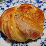 スモモハウス - あまおういちごあんパン