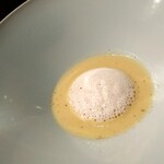 祇園 呂色 - ポワローのスープ　ナツメグの泡　トリュフのペースト