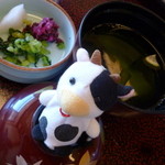 うめ丸旅館 - ごはん、お味噌汁、お漬物