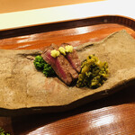 愚直に - 飛騨牛ヒレ肉のステーキ　花山椒の酢漬け　菜の花のお浸し