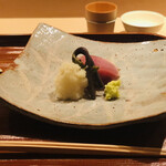 愚直に - 氷見の寒鰤　辛味大根　山葵　ワラビ