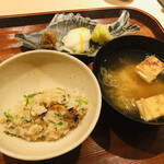 愚直に - 土鍋炊込ご飯　味噌椀　香の物