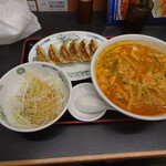 日高屋 - チゲ味噌ラーメン餃子セットと細切りネギ