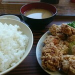 中華とんとん - 唐揚げ定食(750円)