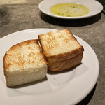 RODEO - パンはオリーブオイルに