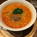 四川Dining&Bar臥龍　創香 - 巨匠のお店の担々麺　900円