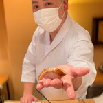 登喜和鮨 - 佐渡産喉黒湯で炙り