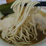 麺屋十郎兵衛 - 自家製ストレート細麺は、もちろんパツパツした歯応えが堪らない。