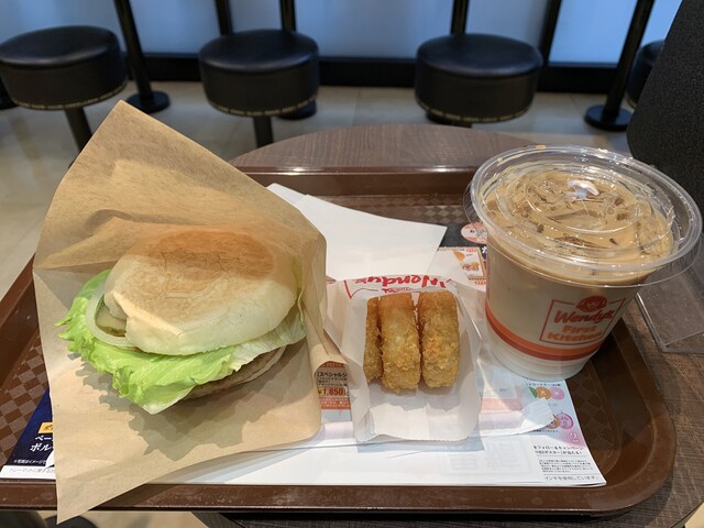 ウェンディーズ ファーストキッチン 梅田hepナビオ店 Wendy S ｆirst Kitchen 梅田 ハンバーガー 食べログ