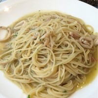 イル・クアドリフォーリオ - ランチ イカとズワイガニのオイルソースパスタ