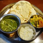 本格インド料理アシス - ハーフナンランチ
