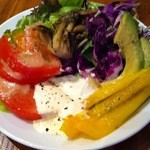 グリル アラベル - ｱﾗﾍﾞﾙｻﾗﾀﾞﾊｰﾌ：ﾄﾞﾚｯｼﾝｸﾞが相変らず美味しい♡♡